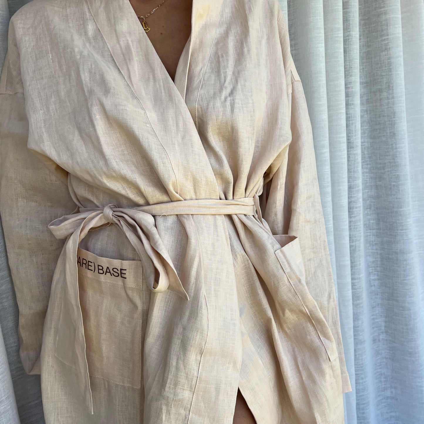 (BARE) BASE LINEN ROBE