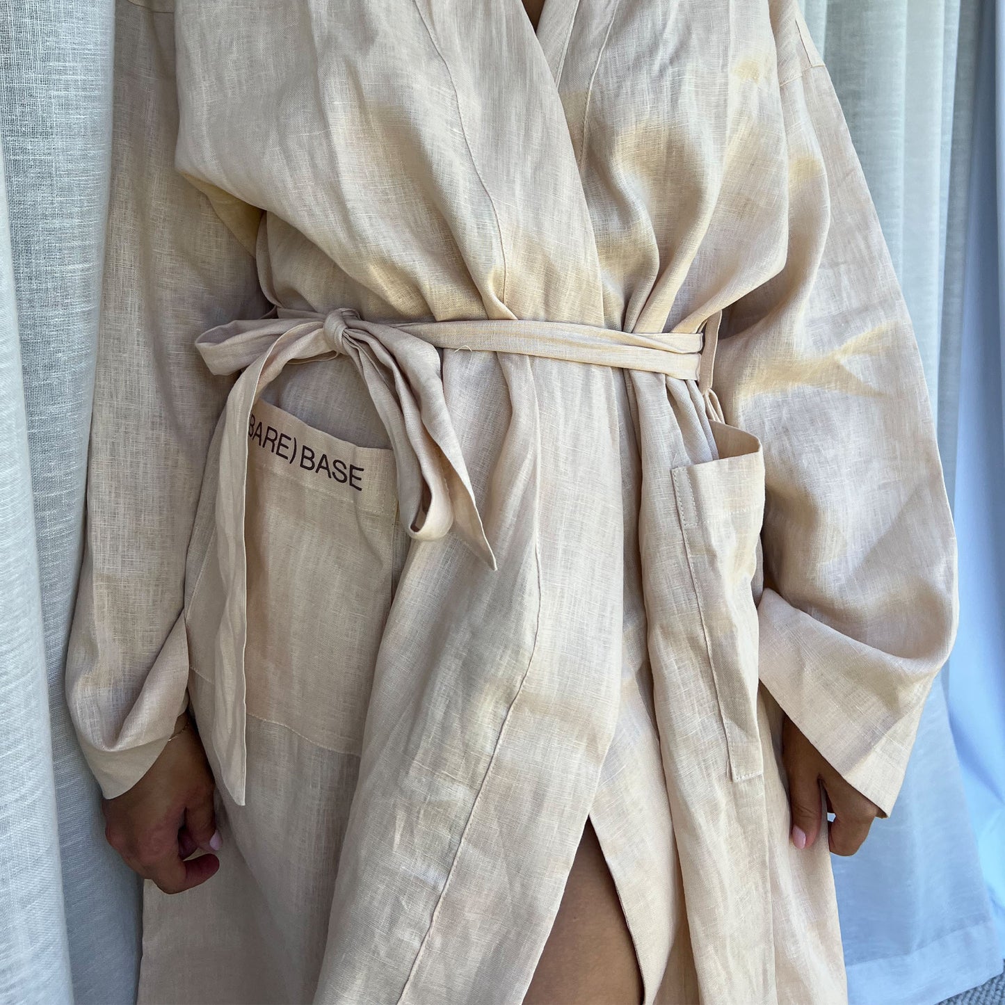 (BARE) BASE LINEN ROBE