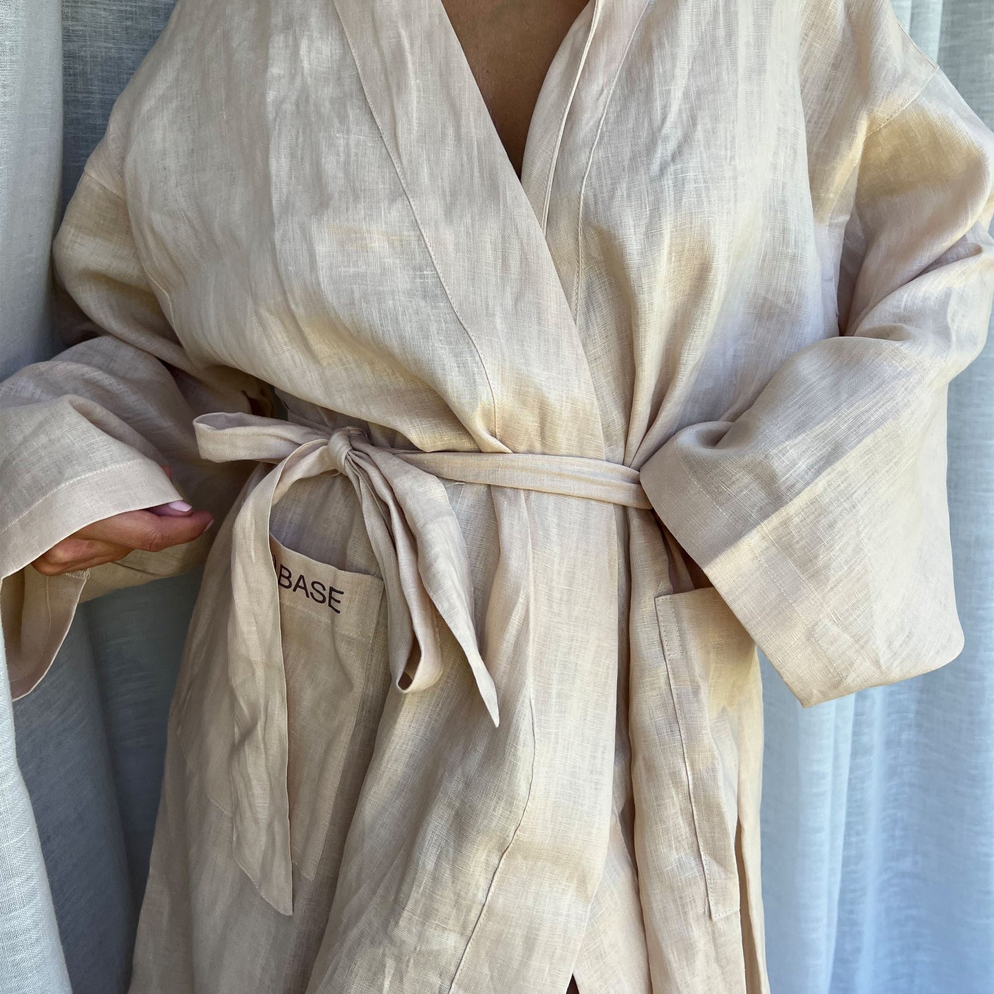 (BARE) BASE LINEN ROBE